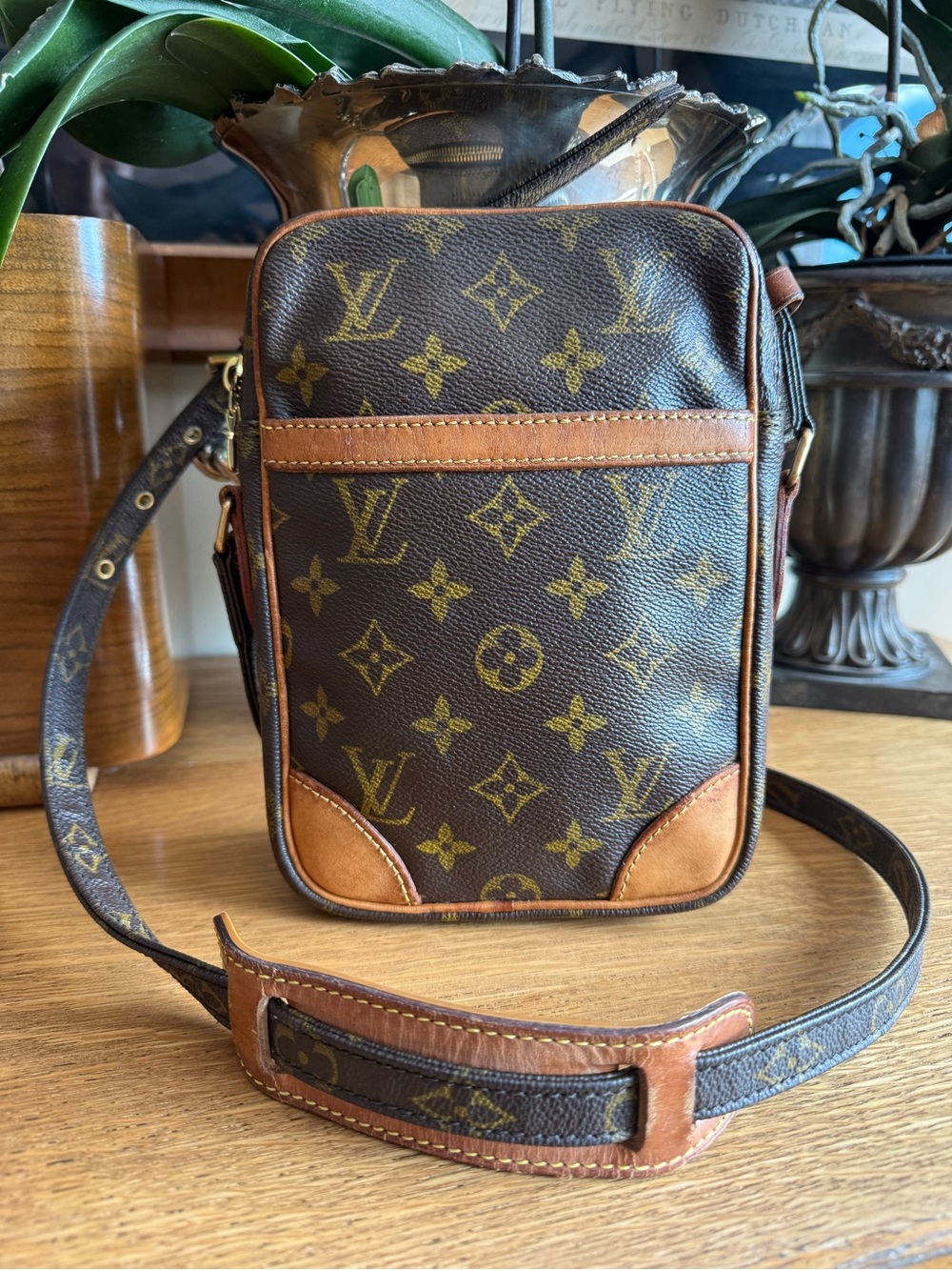 🌷❤️Authentic Louis Vuitton Danube PM Crossbody ❤️🌷